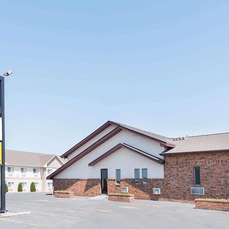 Super 8 By Wyndham Glendive 호텔 외부 사진